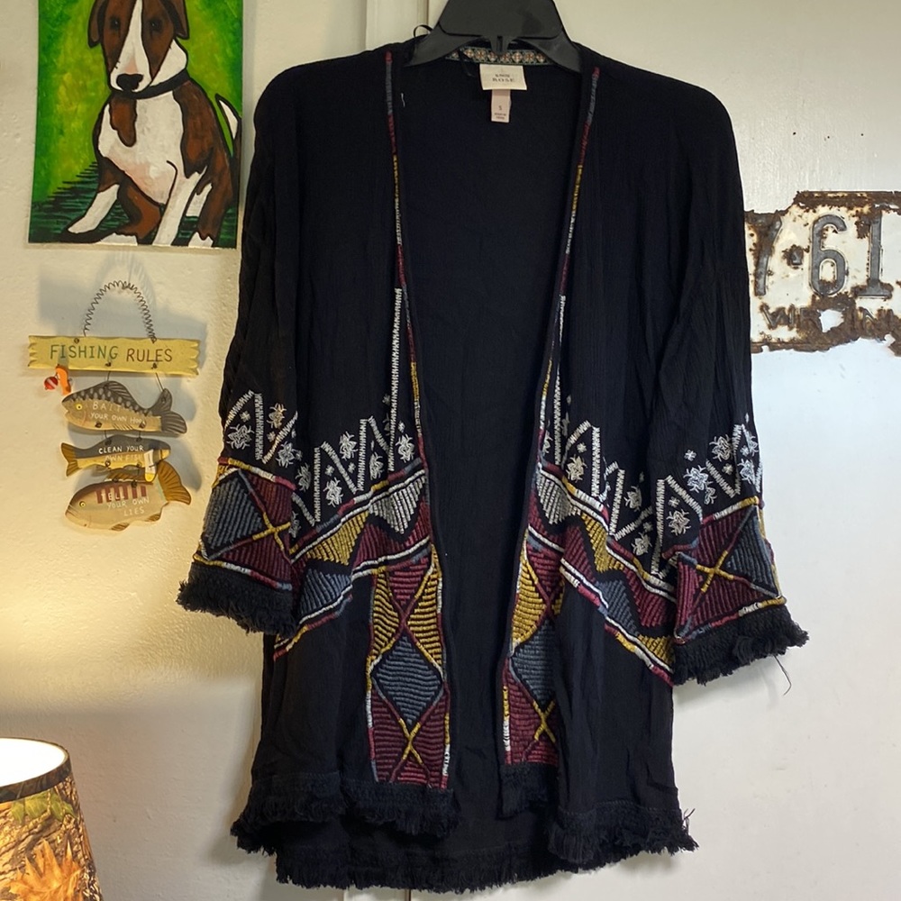 Knox rose embroidered kimono